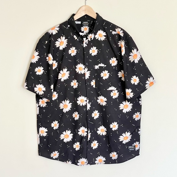 NEW Wesc Oden Daisy AOP All Over Button Down Camp Shirt Men’s size XL - Picture 2 of 10